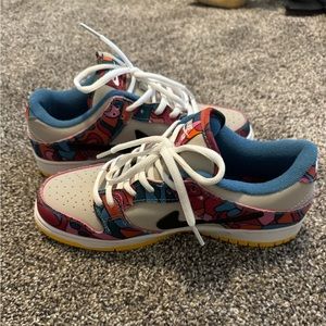 Art dunk sneakers size 8.5